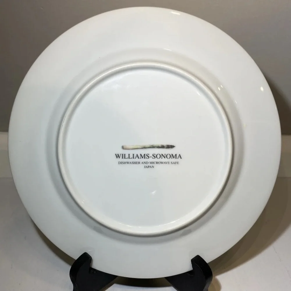 Williams Sonoma Asparagus Bunches 8.25” Two (2) Set Salad Dessert Plates, Japan